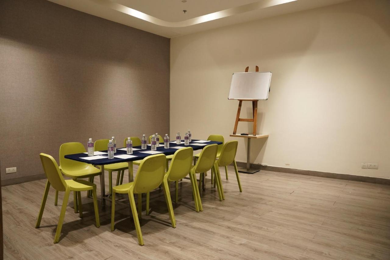 Holiday Inn Express Hyderabad Hitec City By Ihg מראה חיצוני תמונה