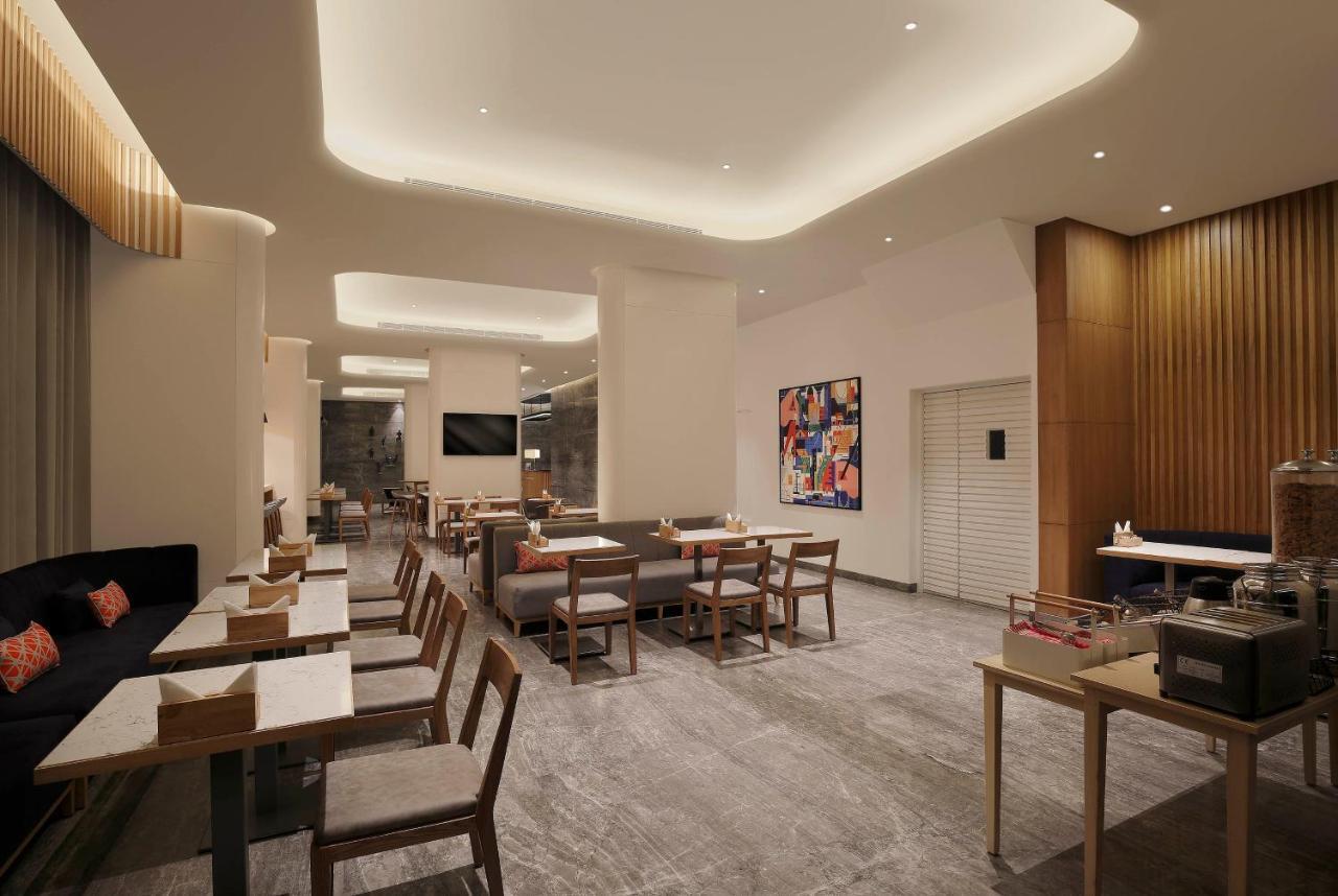 Holiday Inn Express Hyderabad Hitec City By Ihg מראה חיצוני תמונה